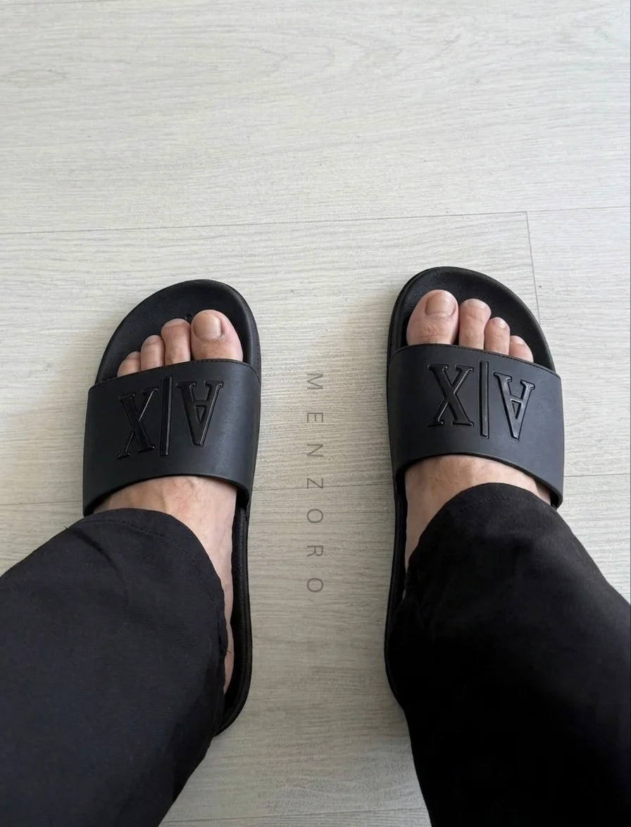 Signature Black Slides