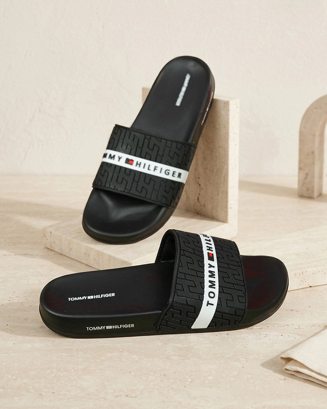 Signature Tommy Black Slides